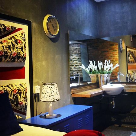 Bunker Hotel & Restaurant Kuala Lumpur Extérieur photo