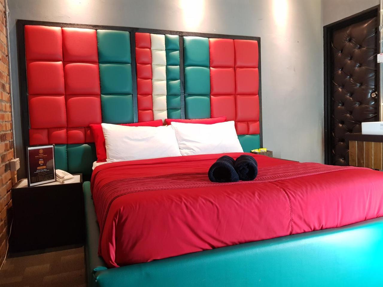 Bunker Hotel & Restaurant Kuala Lumpur Extérieur photo