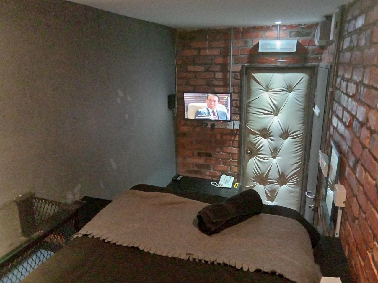Bunker Hotel & Restaurant Kuala Lumpur Extérieur photo
