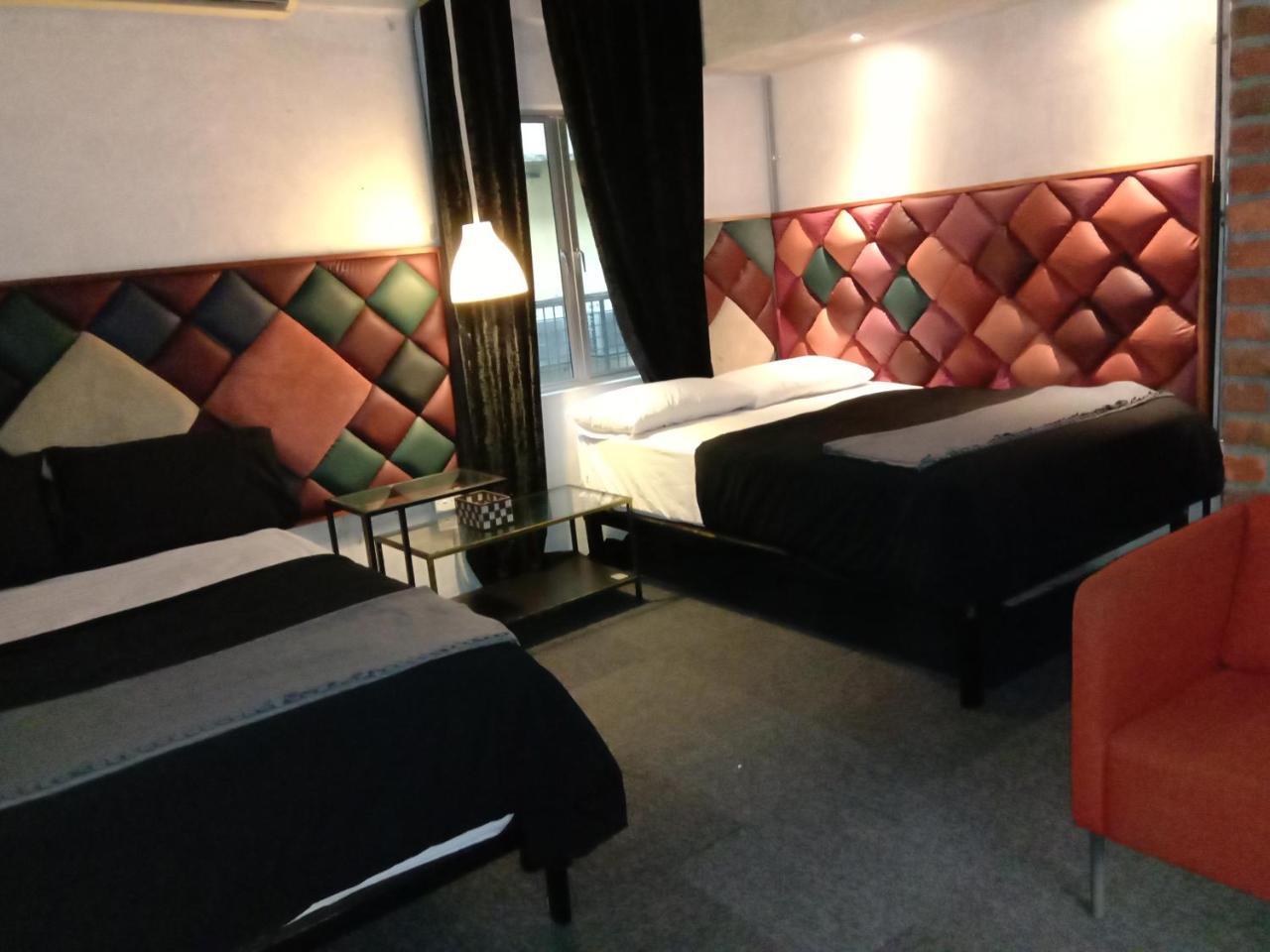 Bunker Hotel & Restaurant Kuala Lumpur Extérieur photo