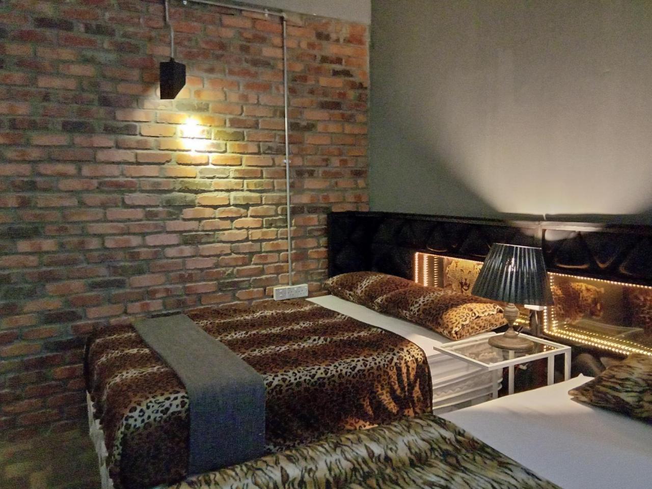 Bunker Hotel & Restaurant Kuala Lumpur Extérieur photo