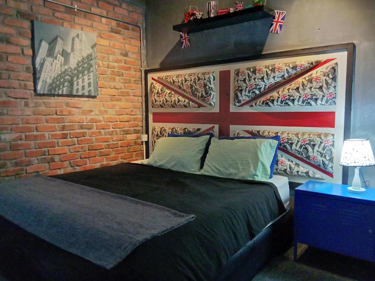 Bunker Hotel & Restaurant Kuala Lumpur Extérieur photo