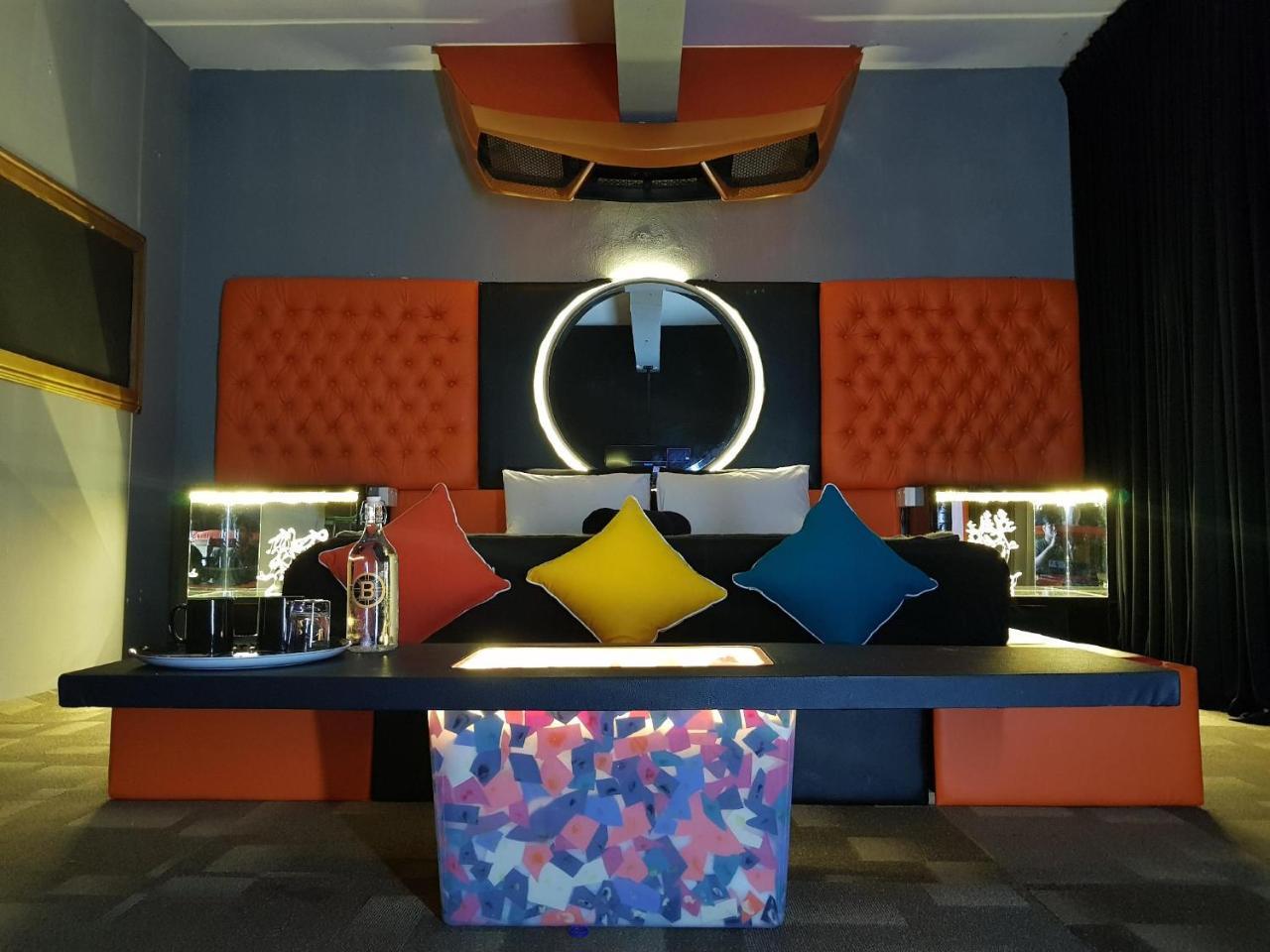 Bunker Hotel & Restaurant Kuala Lumpur Extérieur photo