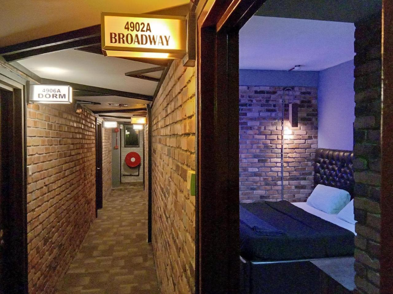 Bunker Hotel & Restaurant Kuala Lumpur Extérieur photo