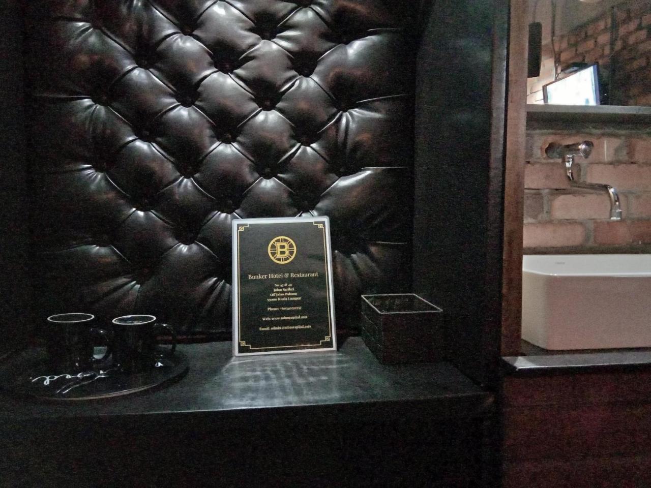 Bunker Hotel & Restaurant Kuala Lumpur Extérieur photo